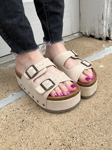 Restocked Wannabe Platform Sandals: Tan