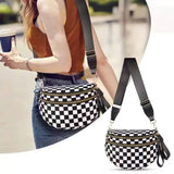 Check Me Out Crossbody Bag: Black