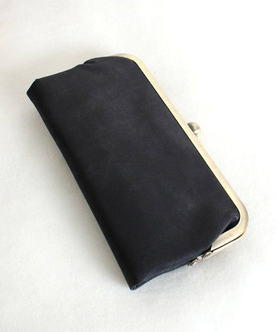 Karen Kiss Clutch Bag: Black