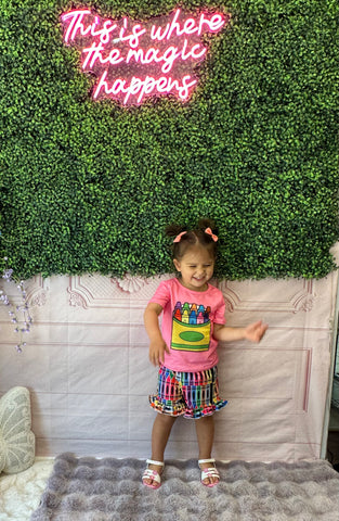 Colorful Crayon Set: Pink/Multi