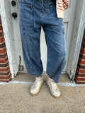 Daisy Denim Barrel Jeans: Med. Wash