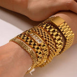 Golden Goddess Chain Bracelet : Gold