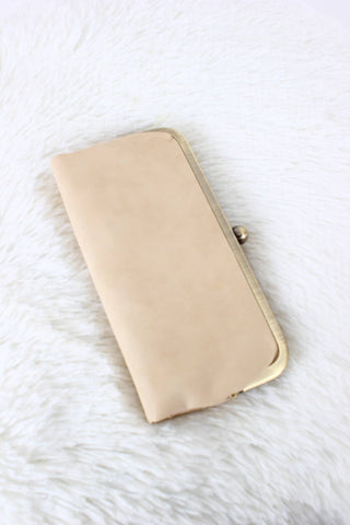 Karen Kiss Clutch Bag: Ivory