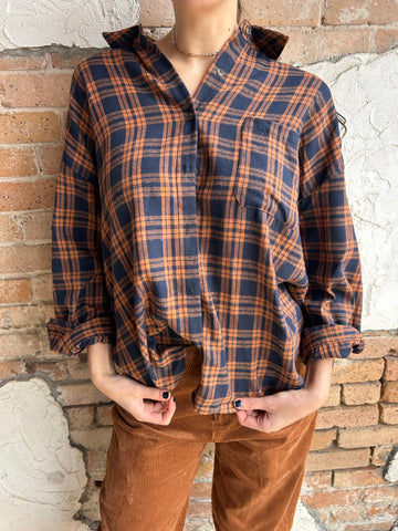 Fall Feeling Flannel: Navy/Camel