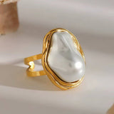 Pageant Pearl Ring: Gold