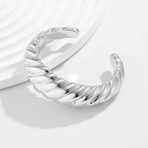Twisted Times Bangle: Silver