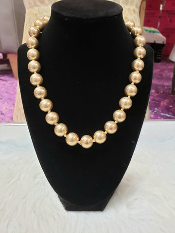 Bauble Neacklace: Worn Gold